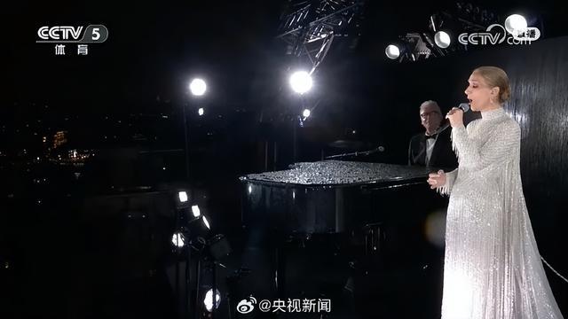欧陆平台官方:刷屏!巴黎奥运会开幕式登场,主火炬竟飞到天上,但旗帜挂反了…小黄人偷走了《蒙娜丽莎》,贾玲也上了红毯