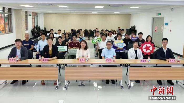 奇趣分分彩:香港学员“北上”参加首期人工智能训练师职业技能培训